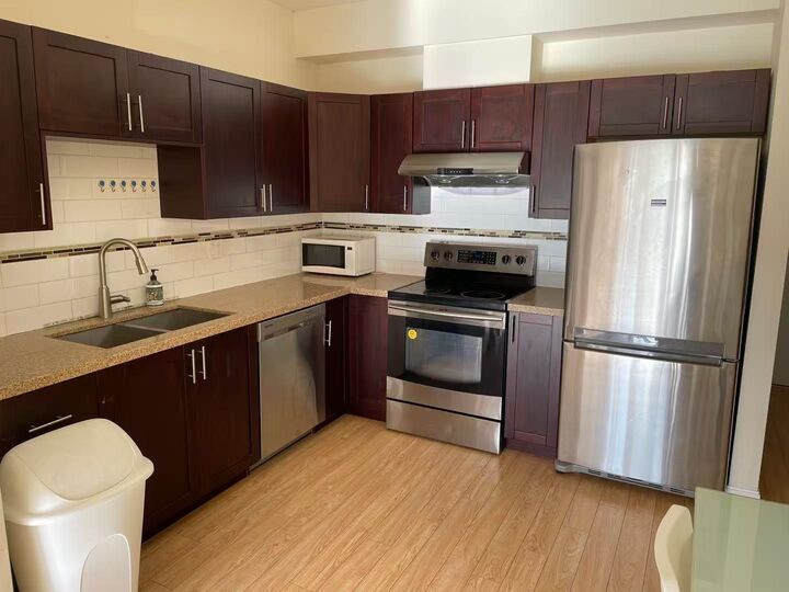 Property Photo: 5655 Inman Avenue 202 BC V6H 2M2
