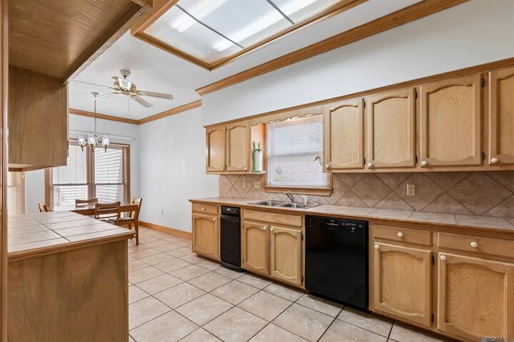 Property Photo:  242 McGehee Dr  LA 70815 