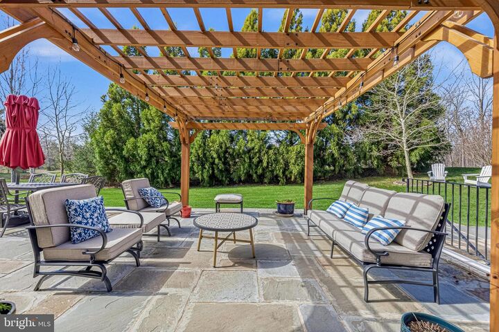 Property Photo:  24531 Fishermans Pond Court  VA 20105 