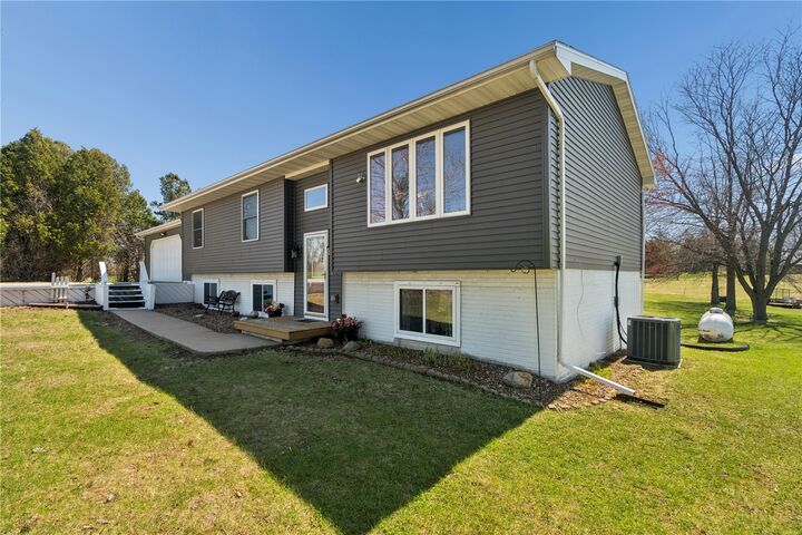 Property Photo: 2425 Kenway Boulevard SW IA 52404