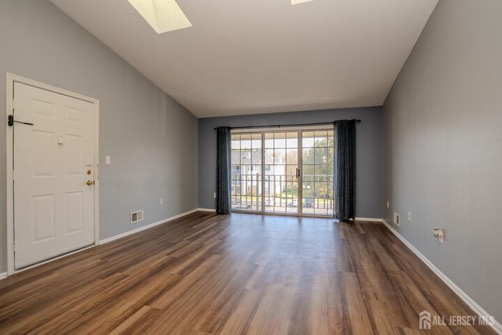 Property Photo:  17 Pembrook Avenue  NJ 08902 