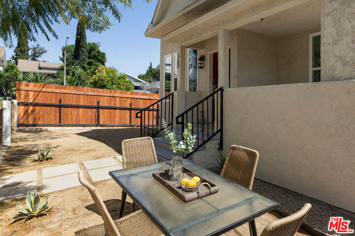 Property Photo:  560 N Westlake Ave  CA 90026 