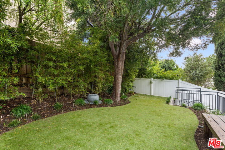 Property Photo: 11734 Sunshine Ter CA 91604
