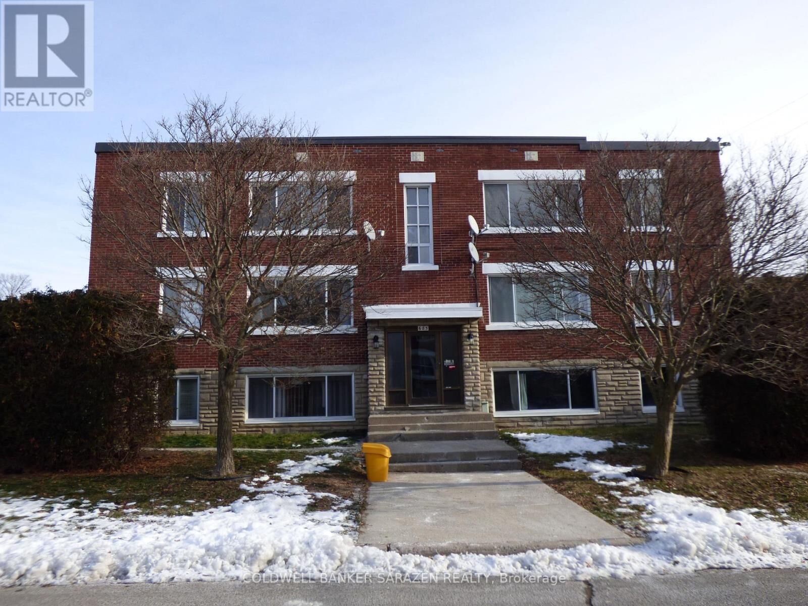 Property Photo:  683 Irene Crescent 6  ON K1Z 7J1 