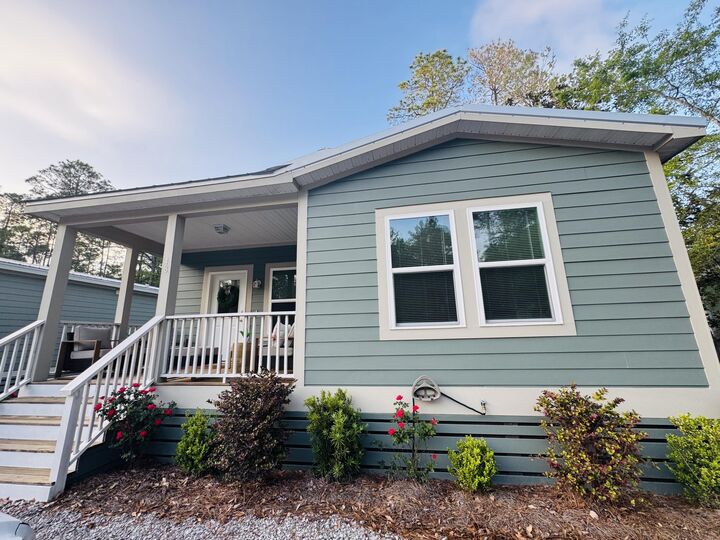 Property Photo: 48 4th Street FL 32459