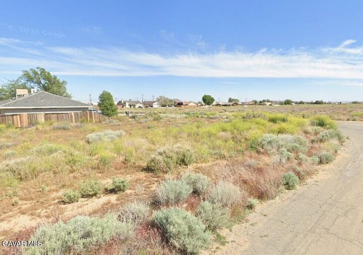 Property Photo:  7901 Kalmia Avenue  CA 93505 