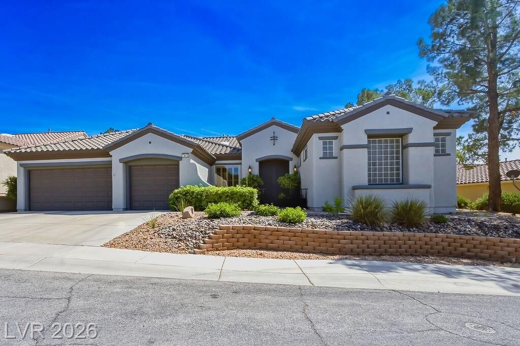 Property Photo:  2813 Winslow Springs Drive  NV 89052 