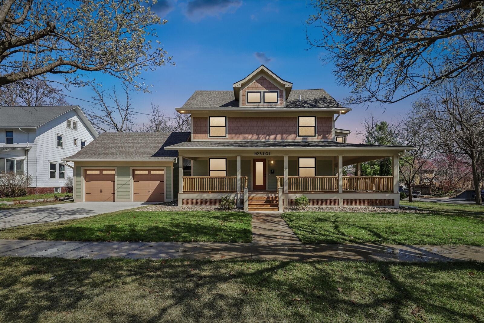 Property Photo:  3701 Cottage Grove Avenue  IA 50311 