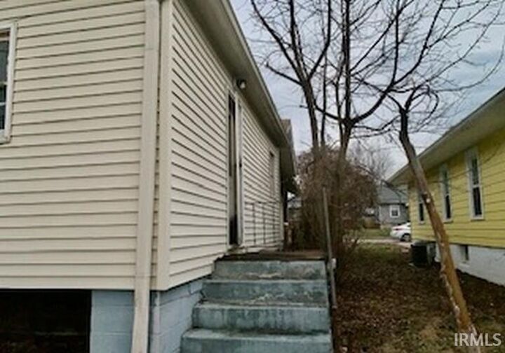 Property Photo:  1310 S Walnut Street  IN 47401-5822 