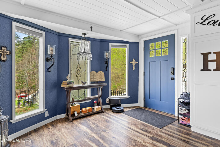 Property Photo: 3881 Richardson Cove Rd TN 37876