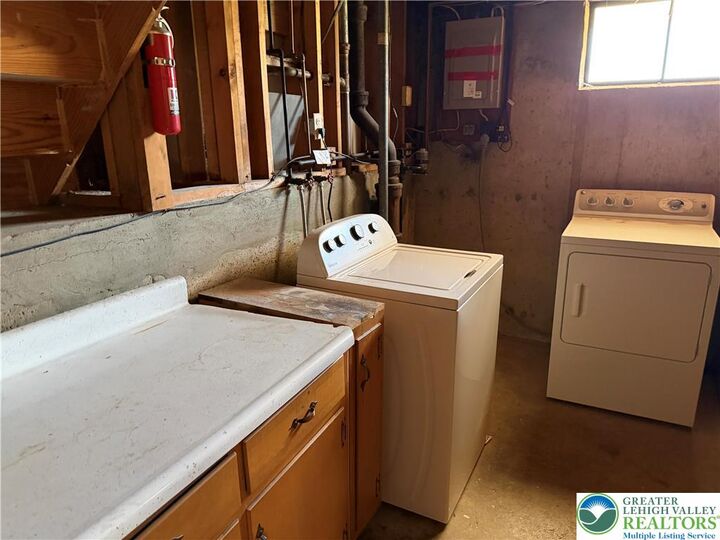 Property Photo:  1556 Bayberry Lane  PA 18018 