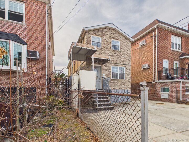 Property Photo:  2515 Woodhull Avenue  NY 10469 