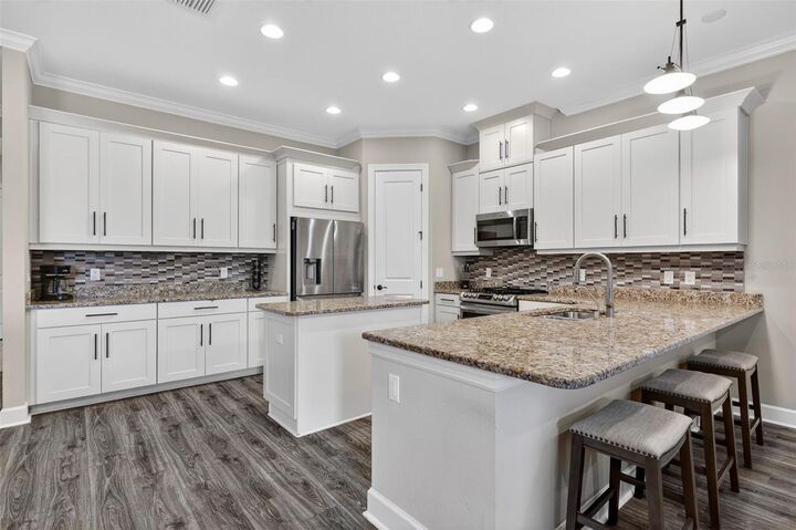 Property Photo: 5010 Tivoli Run FL 34211