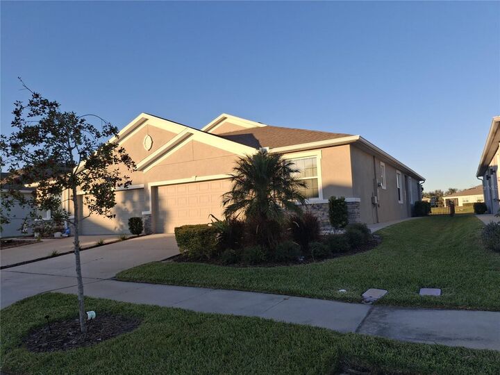 Property Photo: 7891 Stonebrook Circle FL 33545