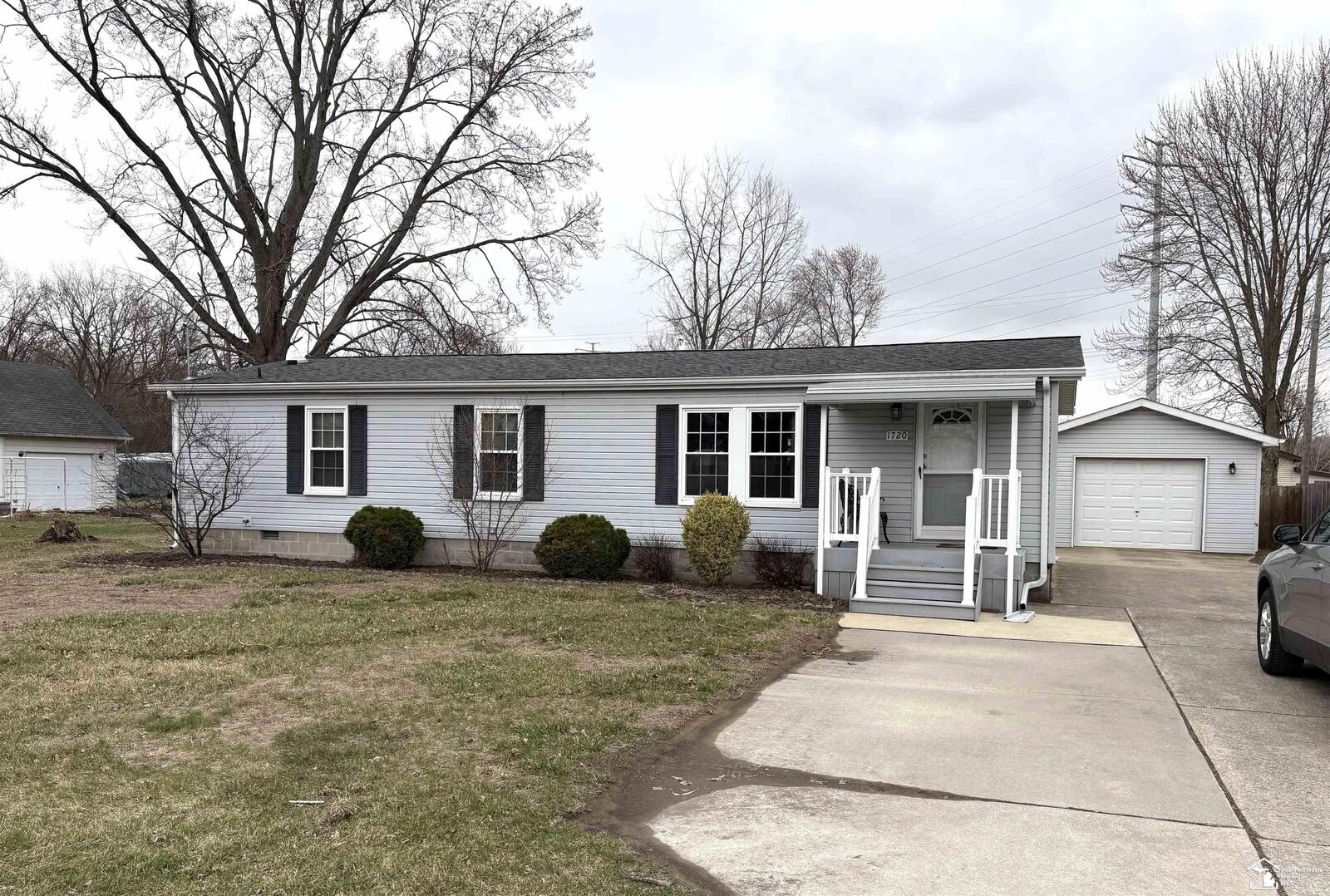 Property Photo:  1720 Hemlock Street  MI 48162 