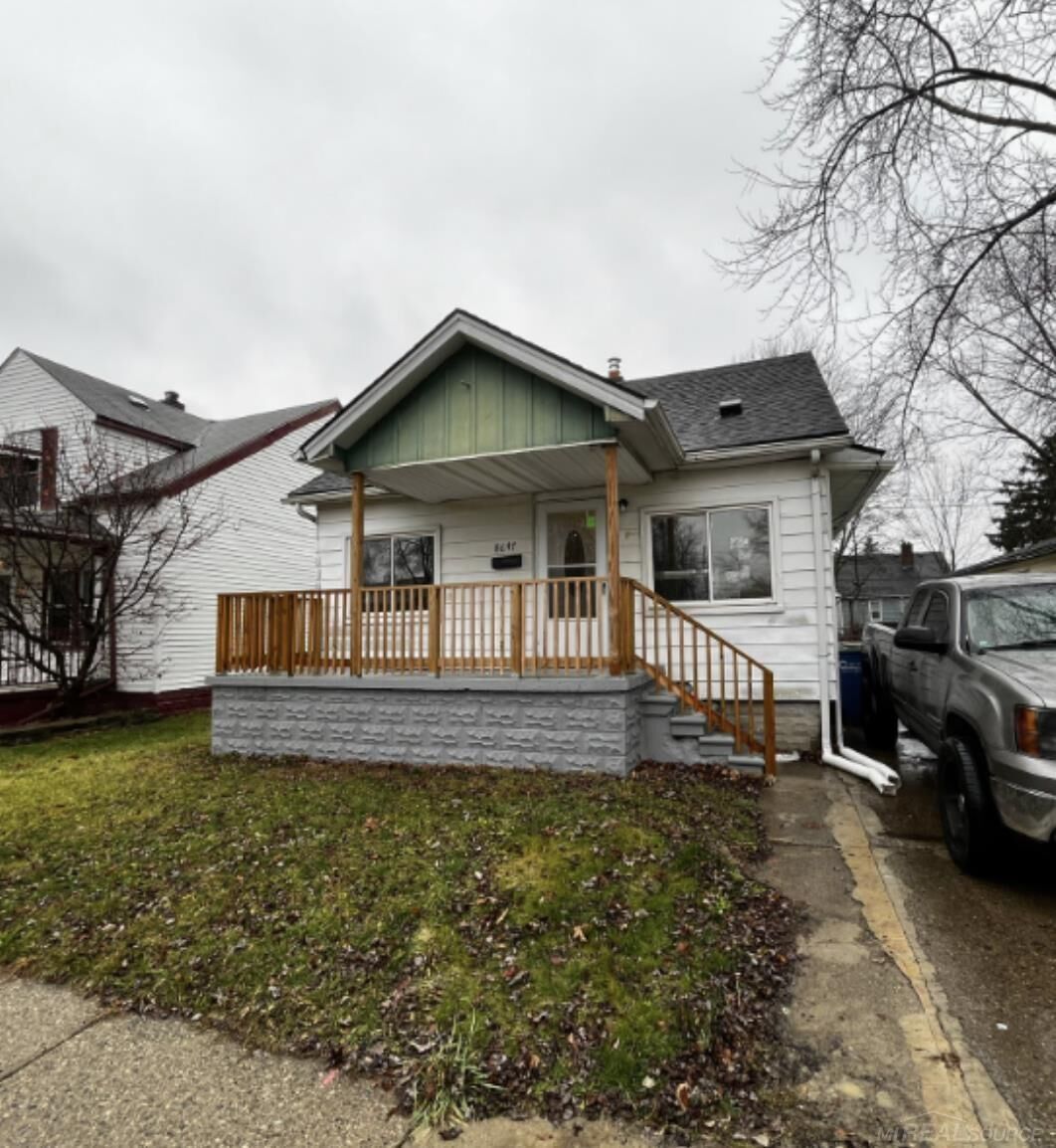 Property Photo: 8647 Chalmers Avenue MI 48089