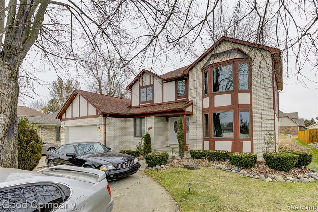 Property Photo:  38092 Westchester Road  MI 48310 3471 