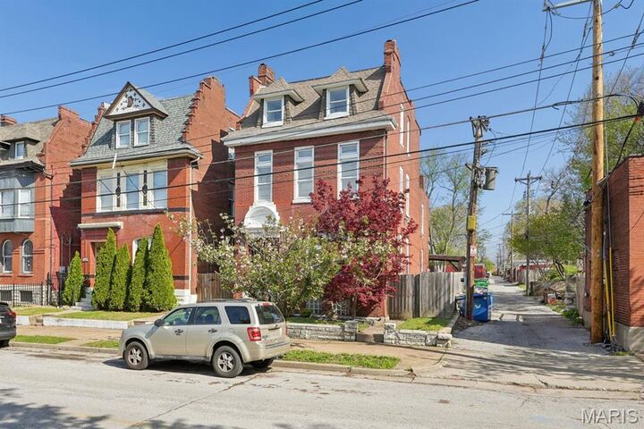 Property Photo:  2241 Shenandoah Avenue  MO 63104 