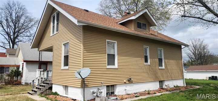 Property Photo: 20 N Michigan Avenue IL 62221