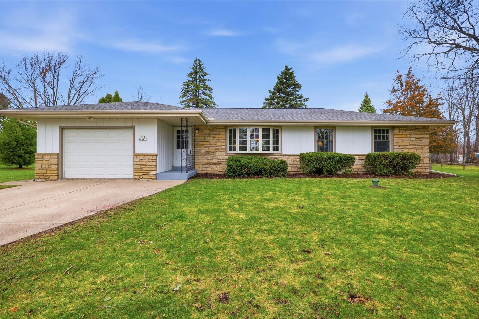Property Photo:  N64w15472 Sunny Dale Dr  WI 53051 