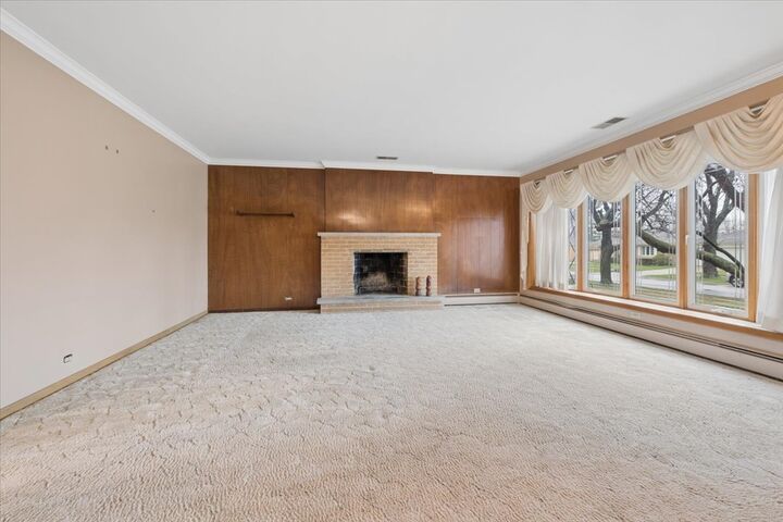 Property Photo:  307 N Patton Avenue  IL 60005 