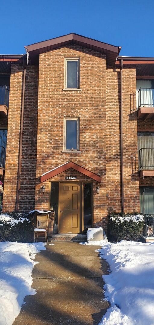 Property Photo: 14643 Lamon Avenue 2B IL 60445