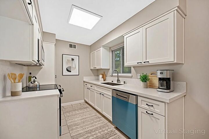 Property Photo: 5824 Hesper Way CA 95608