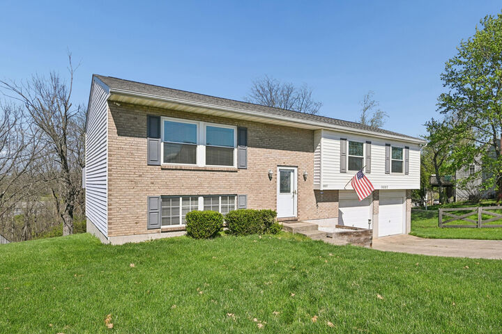 Property Photo:  9897 Flagstone Drive  KY 41051 