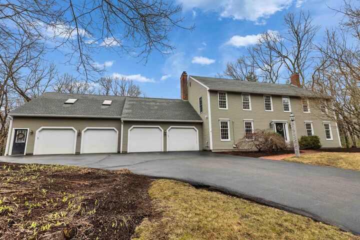 Property Photo:  7 Village Woods Drive  NH 03031 