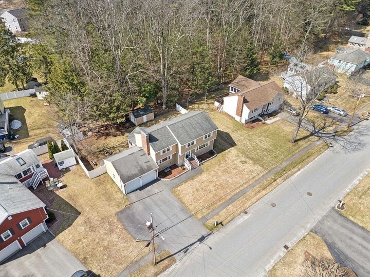 Property Photo:  10 Hampton Drive  NH 03063 