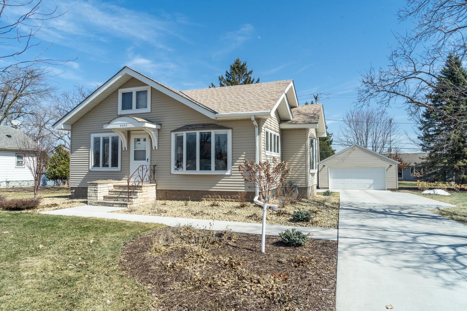 Property Photo:  3693 Laverne Avenue N  MN 55042 