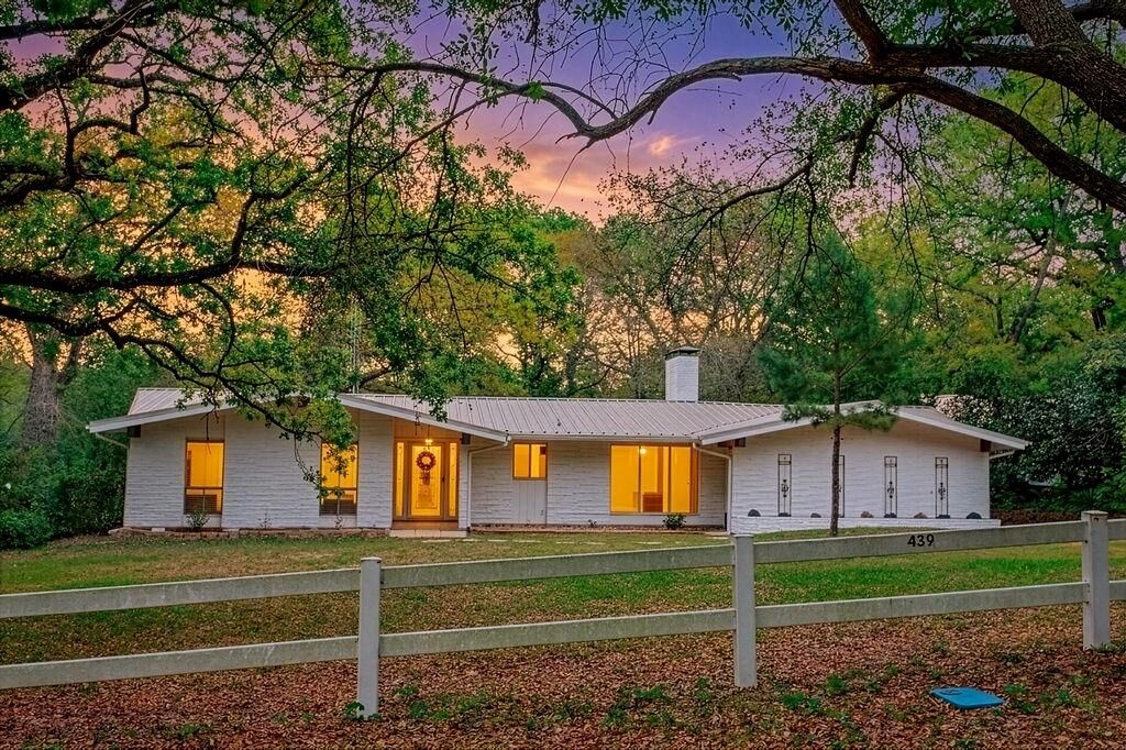 Property Photo:  439 N Lonestar Lane  TX 75771 