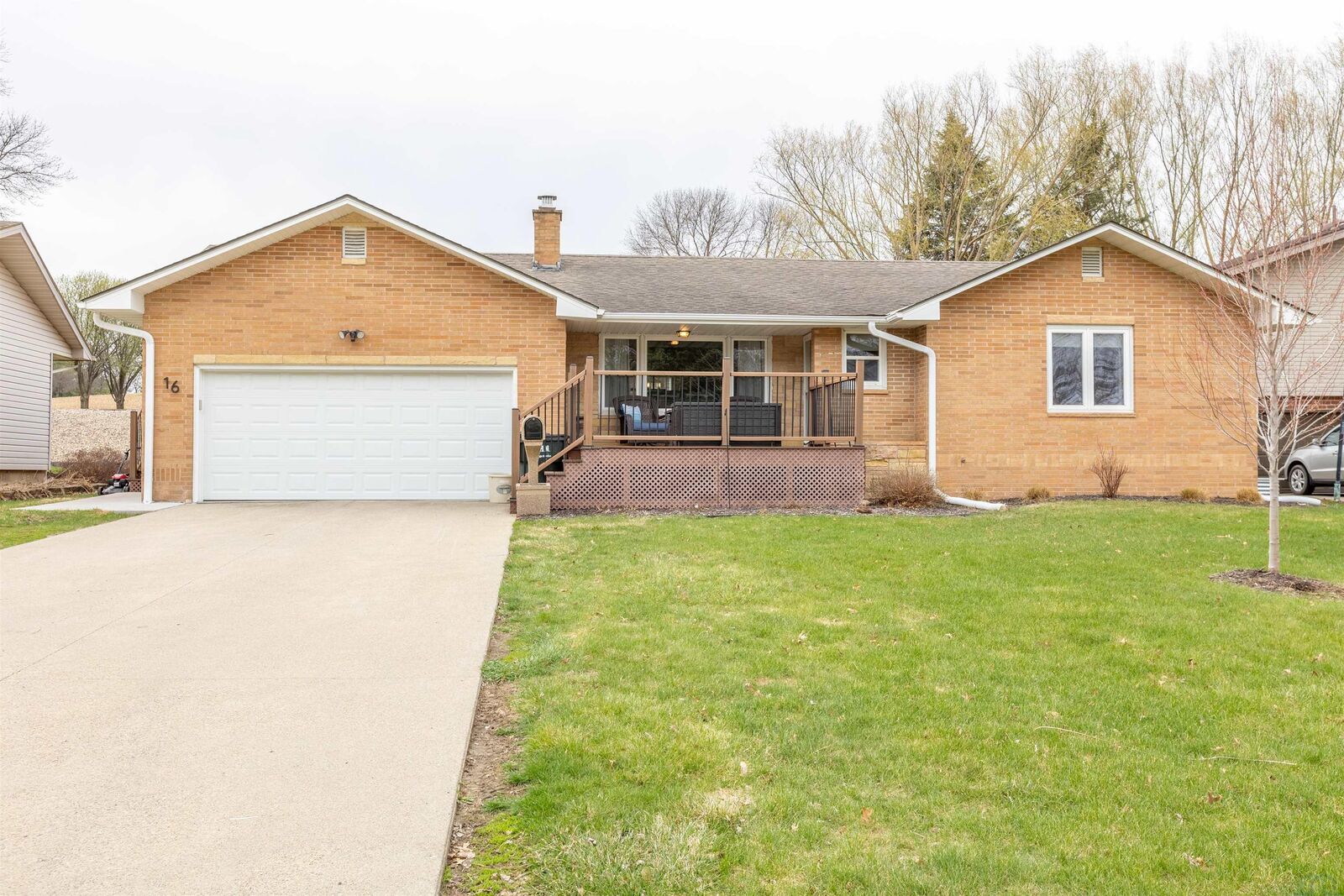 Property Photo:  16 Elmwood Drive  IA 51034 