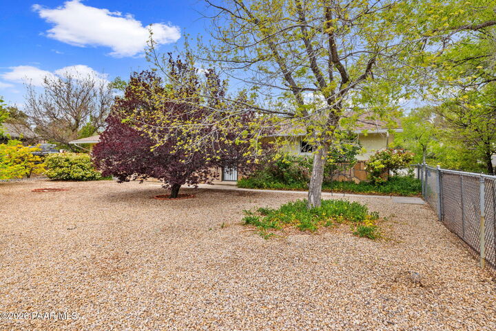 Property Photo:  802 W Rosser Street  AZ 86301 