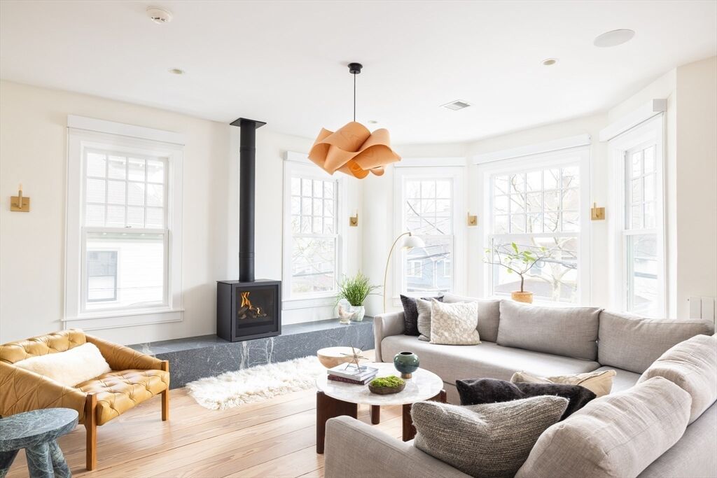 Property Photo:  102 Fuller St 2  MA 02446 