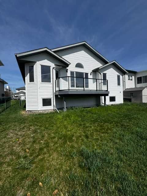 Property Photo: 228 Woodside Crescent NW AB T4B 2G8