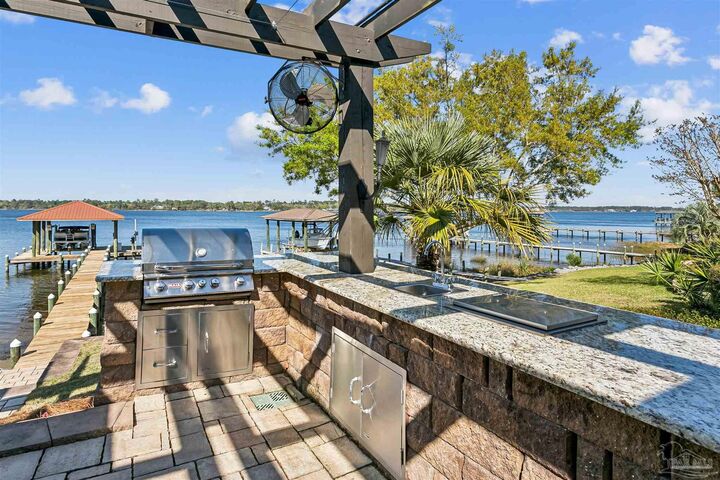 Property Photo:  7502 Old Bay Pointe Rd  FL 32583 