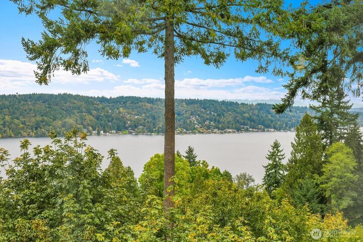 Property Photo:  13542  40th Avenue NE  WA 98125 