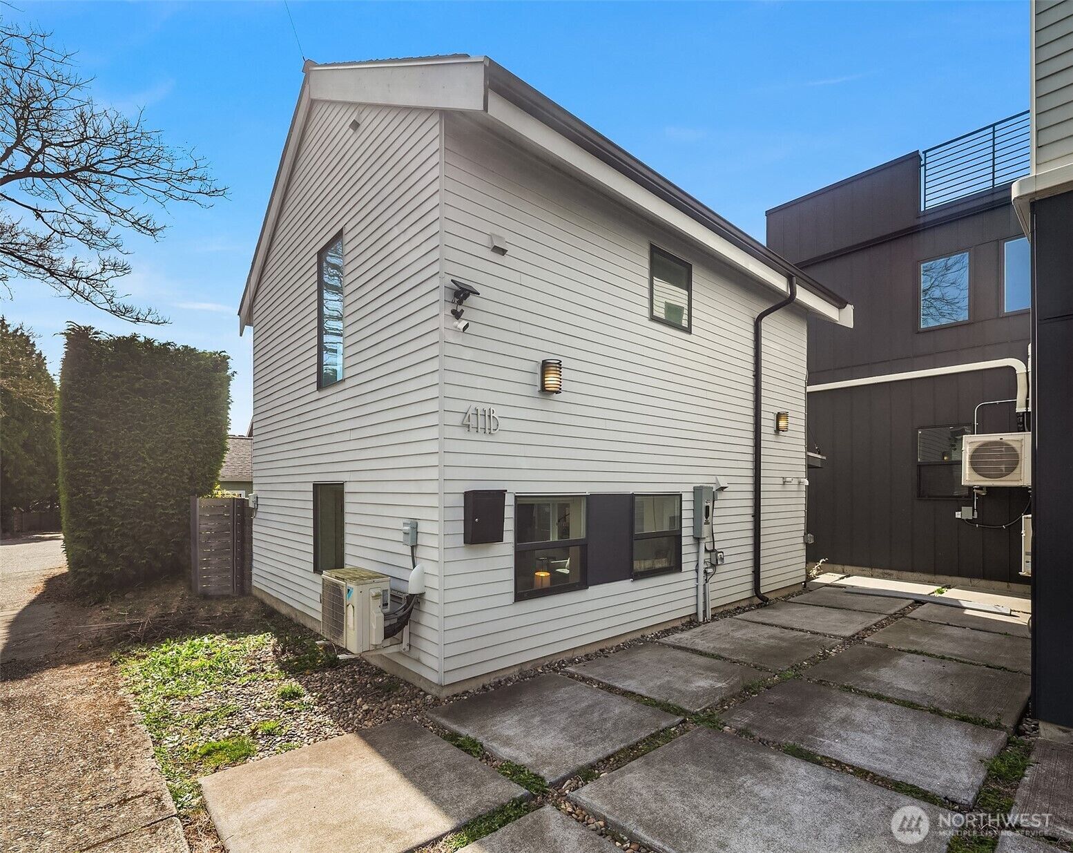 Property Photo:  411 B NE 80th Street  WA 98115 