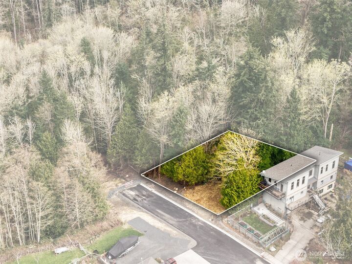 Property Photo:  813  41st  WA 98229 