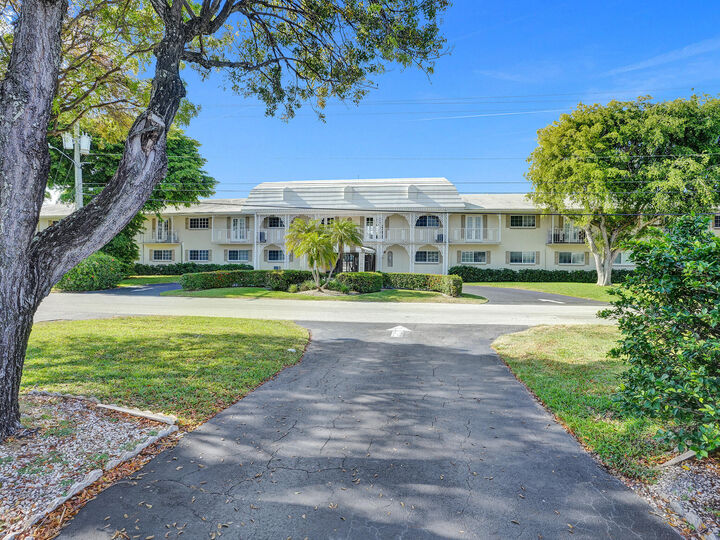 Property Photo:  2866 NE 30th Street 3  FL 33306 