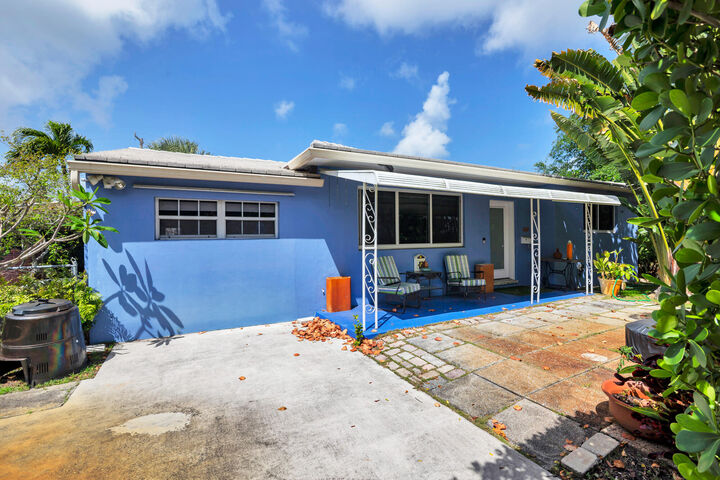 Property Photo:  227 Ashworth Street  FL 33405 