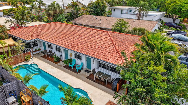 Property Photo: 4532 Poinciana Street FL 33308