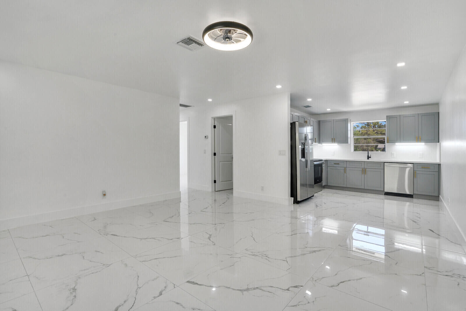 Property Photo:  4098 Linda Lane  FL 33406 