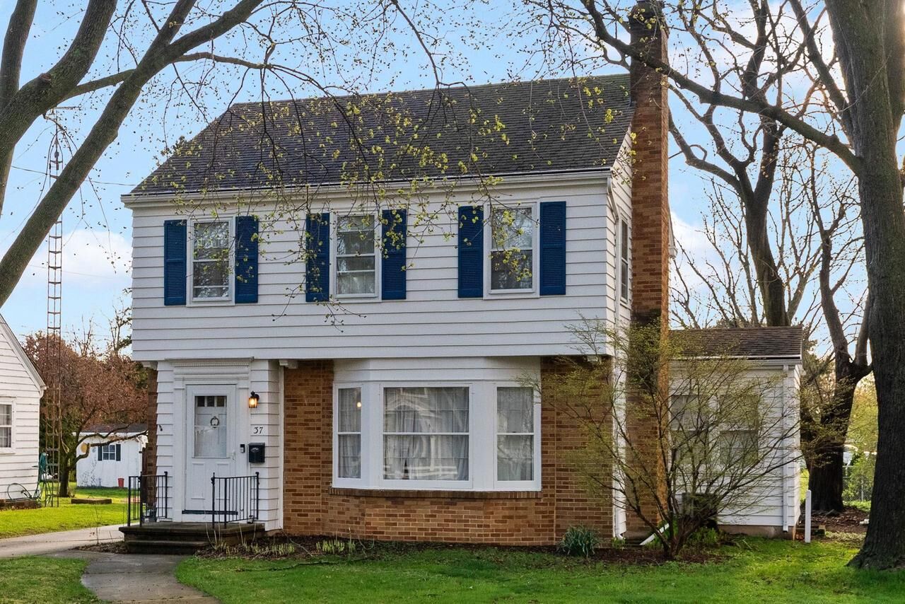 Property Photo: 37 Forest Park Boulevard WI 53545