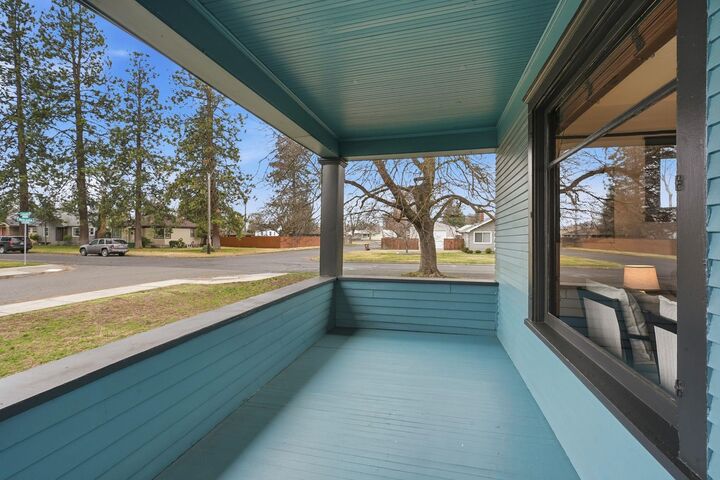 Property Photo: 828 W Nebraska Ave WA 99205