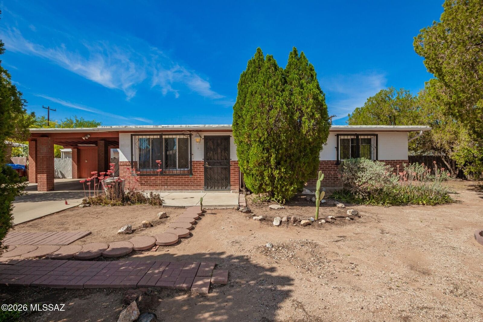 Property Photo:  6470 E Calle Luna  AZ 85710 