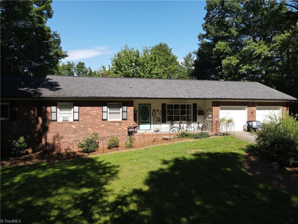Property Photo: 357 Holly Hill Street NC 28659