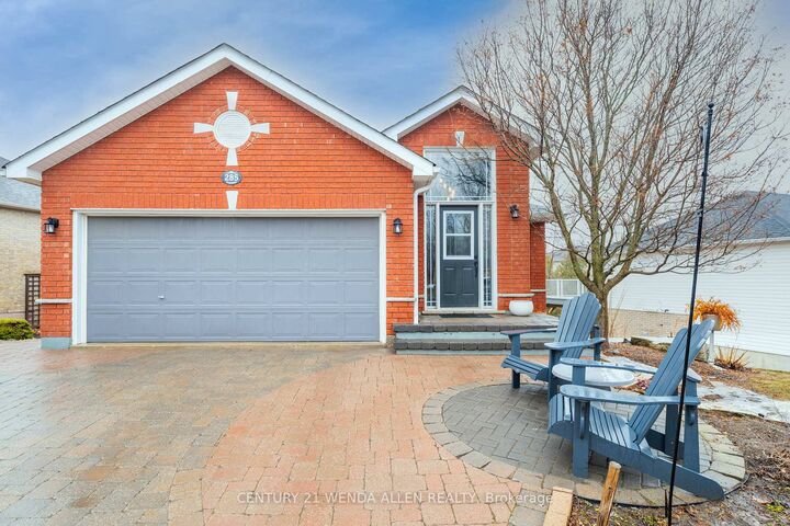 Photo de la propriété:  285 Woodward Avenue  ON K9L 1K2 