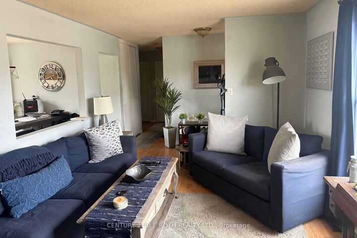 Photo de la propriété:  227 Pine Drive  ON L4N 4H6 